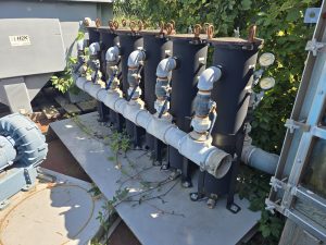 This rental bag filter skid includes 6 isolated bag filter housings to provide high capacity water filtration